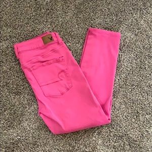 Like new AE hot pink crop pants